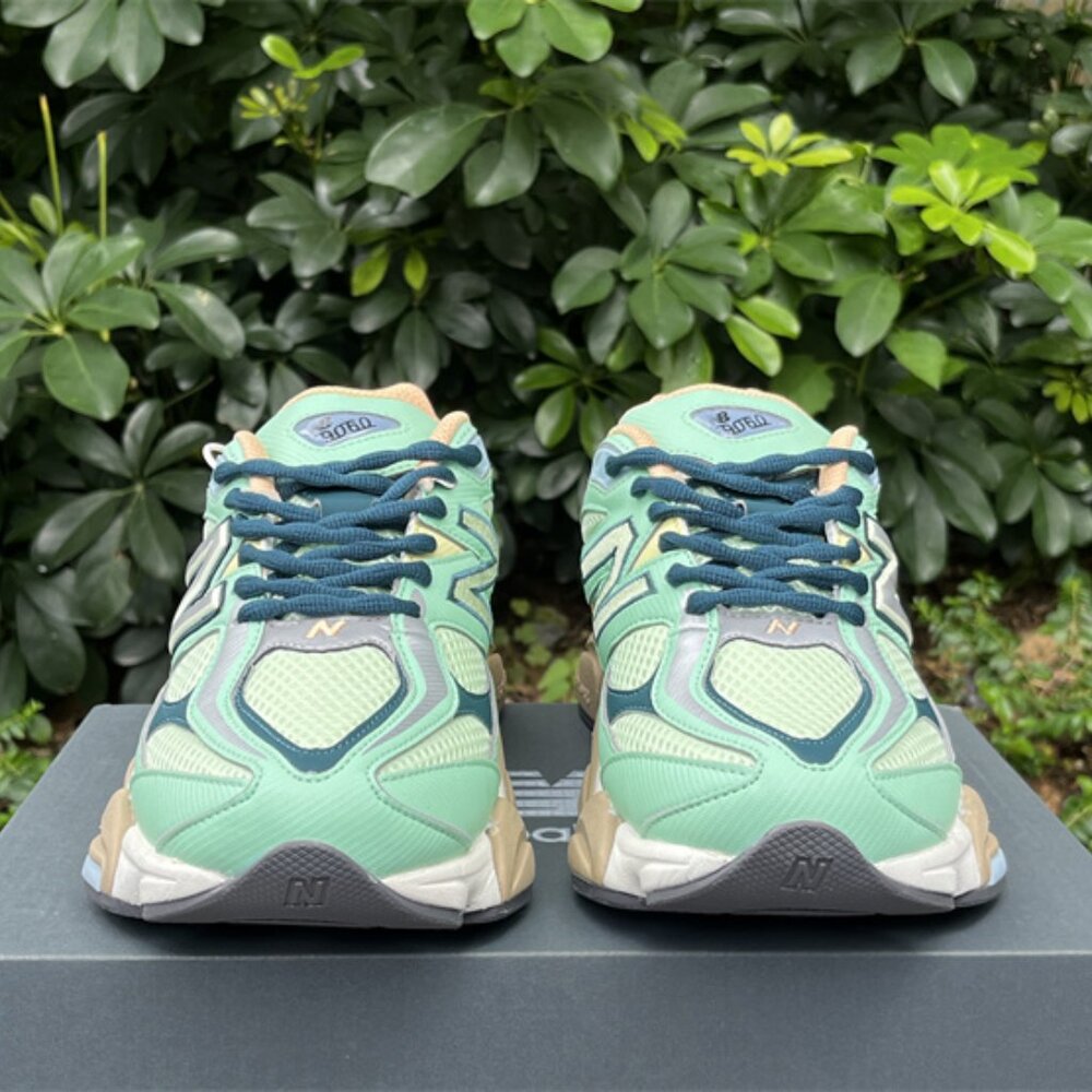 New Balance Women Sweetgrass Deep Ocean running shoes